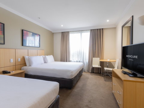 Mercure Brisbane Garden City - Accommodation Main Beach 7