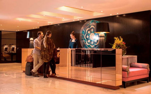 Mayfair Hotel - Accommodation Main Beach 3