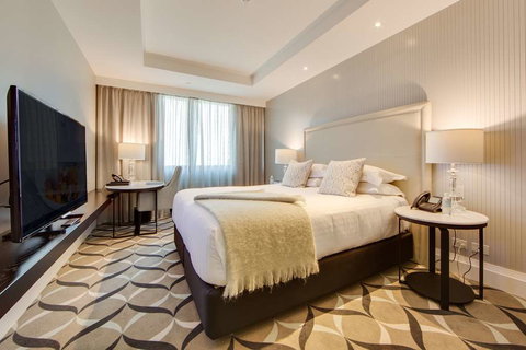 Mayfair Hotel - Accommodation Main Beach 4