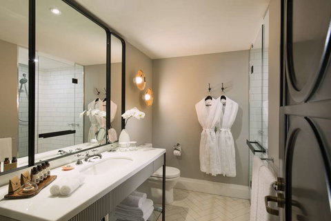 Mayfair Hotel - Accommodation Main Beach 7
