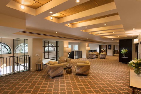 Mayfair Hotel - Accommodation Main Beach 10