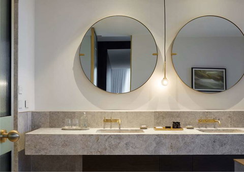 Eos by SkyCity - Accommodation Main Beach 2