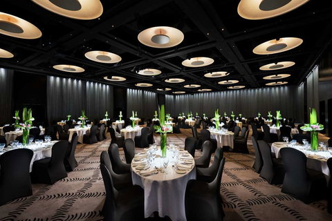 Hilton Adelaide - Accommodation Main Beach 8