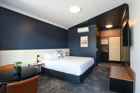 HotelMOTEL - Accommodation Main Beach 4
