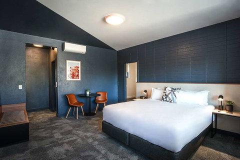 HotelMOTEL - Accommodation Main Beach 6