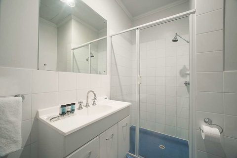 Franklin Central Apartments - Accommodation Main Beach 1