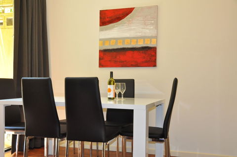 RNR Apartments, Adelaide - Accommodation Main Beach 2