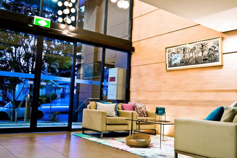 Quest Mascot - Accommodation Main Beach 0