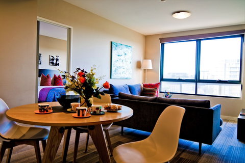 Quest Mascot - Accommodation Main Beach 3