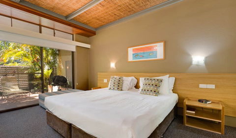Nautilus Beachfront Villas & Spa - Accommodation Main Beach 1