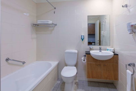 Nesuto Canberra Apartment Hotel - Accommodation Main Beach 4