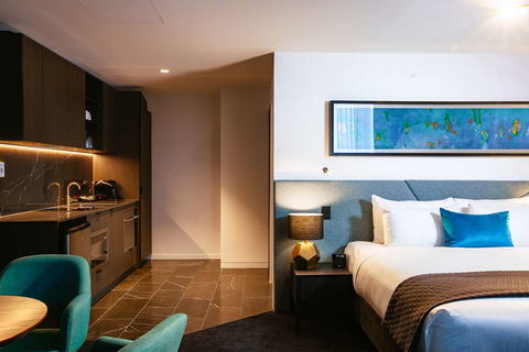 Eatons Hill Hotel - Accommodation Main Beach 9