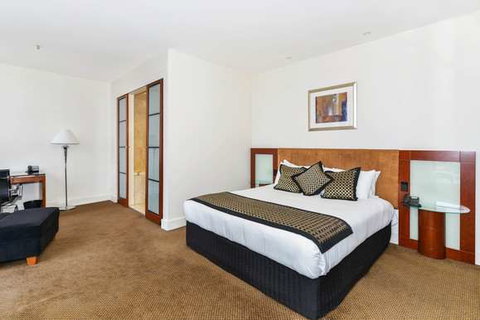 Peppers Waymouth Hotel - Accommodation Main Beach 1