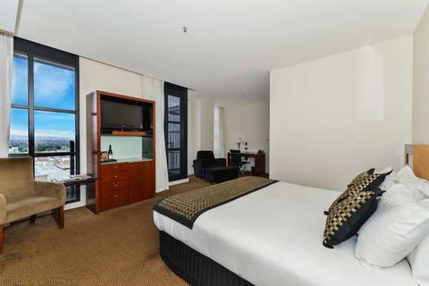 Peppers Waymouth Hotel - Accommodation Main Beach 2