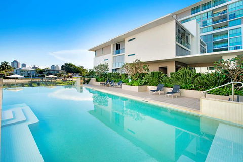 ULTIQA Freshwater Point Resort - Accommodation Main Beach 2