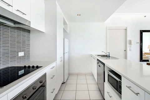 ULTIQA Freshwater Point Resort - Accommodation Main Beach 8