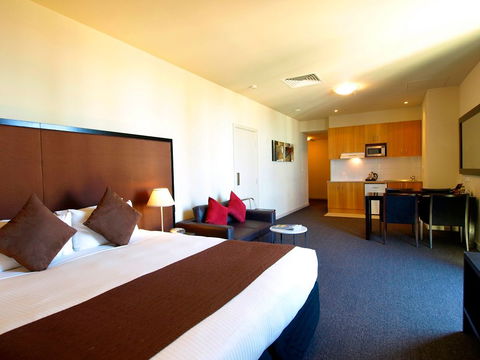 Oaks On Market - Accommodation Main Beach 1