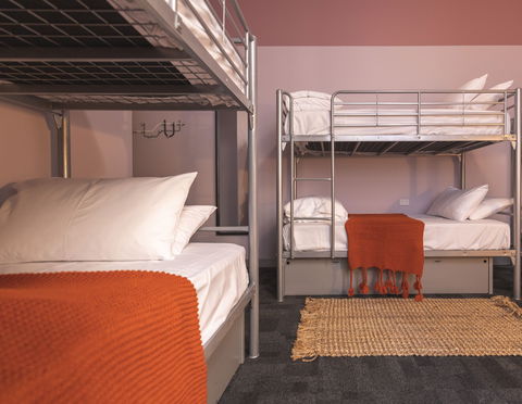 United Backpackers - Accommodation Main Beach 5
