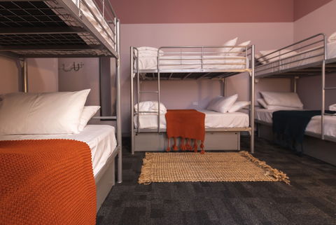 United Backpackers - Accommodation Main Beach 6