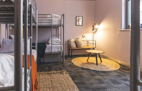 United Backpackers - Accommodation Main Beach 7