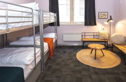 United Backpackers - Accommodation Main Beach 12