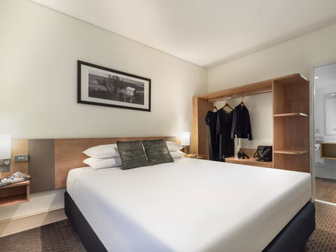 Ibis Hotel - Accommodation Main Beach 6