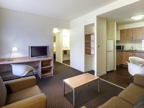 Ibis Hotel - Accommodation Main Beach 8
