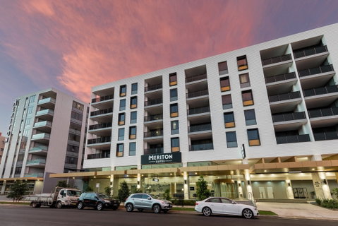 Meriton Suites Sydney Airport - Accommodation Main Beach 1