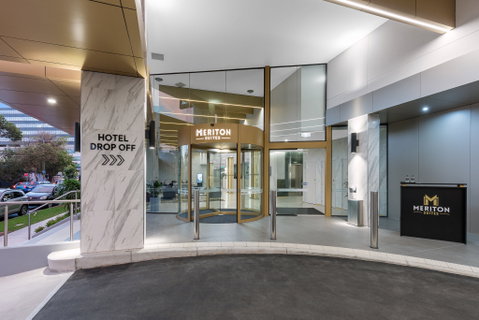 Meriton Suites Sydney Airport - Accommodation Main Beach 2