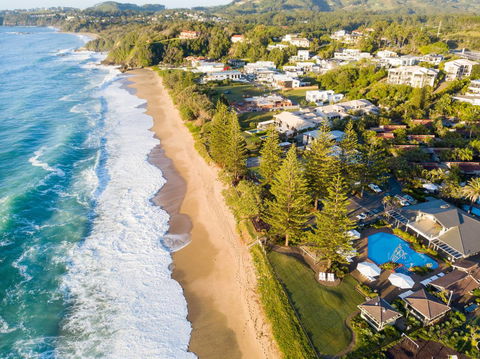 Nautilus Beachfront Villas & Spa - Accommodation Main Beach 0