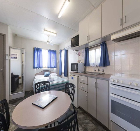 BIG4 Albury Tourist Park - Accommodation Main Beach 2