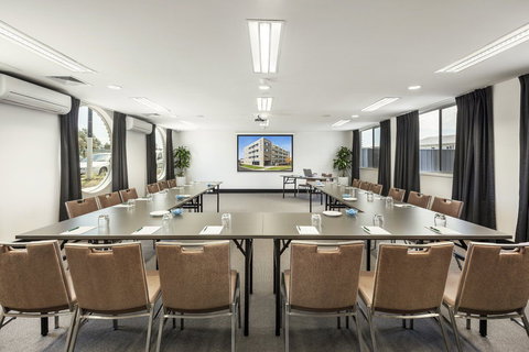 Quest Bundoora - Accommodation Main Beach 1