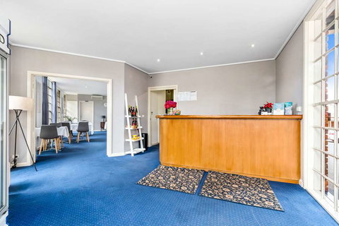 Comfort Inn Greenborough - Accommodation Main Beach 2