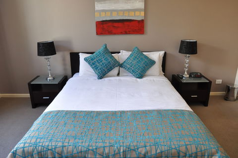 RNR Apartments, Adelaide - Accommodation Main Beach 1