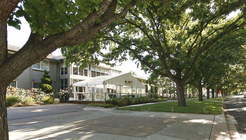 Forrest Hotel & Apartments - Accommodation Main Beach 0