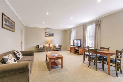 Lake Inn Ballarat - Accommodation Main Beach 11