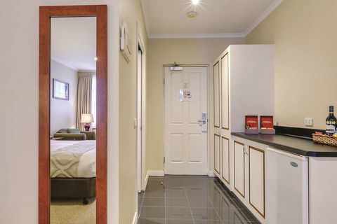 Lake Inn Ballarat - Accommodation Main Beach 15