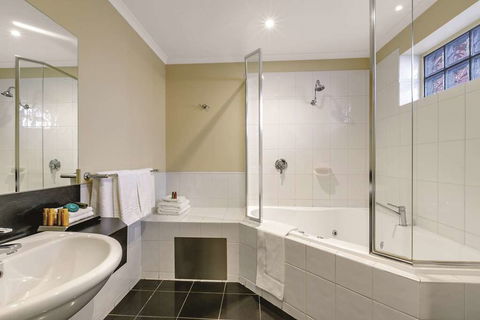 Lake Inn Ballarat - Accommodation Main Beach 16