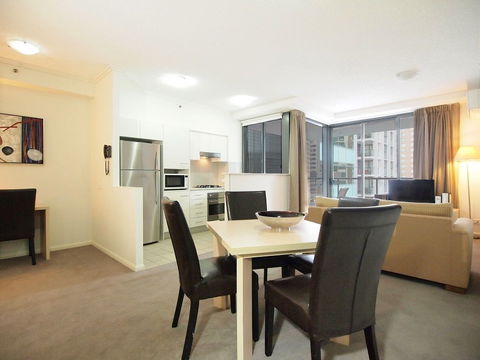 Oaks 212 Margaret - Accommodation Main Beach 1