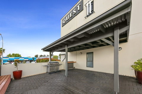Quest Singleton - Accommodation Main Beach 1