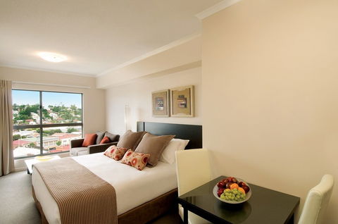 Oaks Aspire - Accommodation Main Beach 1