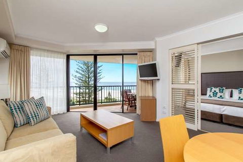 Mantra Coolangatta Beach - Accommodation Main Beach 2