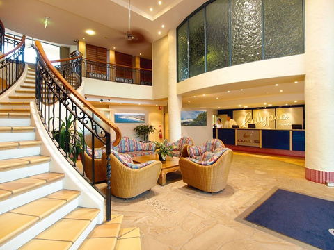 Oaks Calypso Plaza Resort - Accommodation Main Beach 1