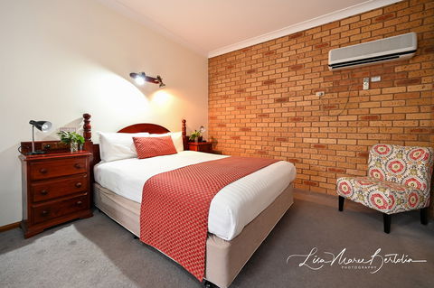 Narrandera Club Motor Inn - Accommodation Main Beach 1