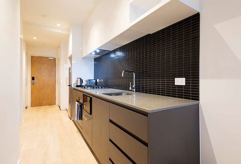 Artel Apartment Hotel Melbourne - Accommodation Main Beach 2
