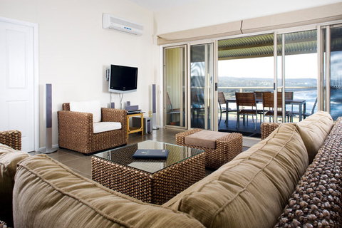 Merimbula Beach Resort & Holiday Park - Accommodation Main Beach 1