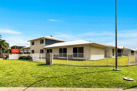 Econo Lodge Beachside - Accommodation Main Beach 0