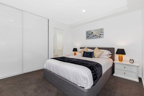 Astra Apartments Newcastle - Accommodation Main Beach 4