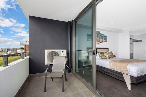 Astra Apartments Newcastle - Accommodation Main Beach 9