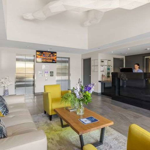 H on Mitchell Apartment Hotel - Accommodation Main Beach 0